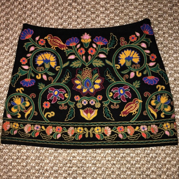 Zara Dresses & Skirts - Zara Embroidered Floral Boho Skirt